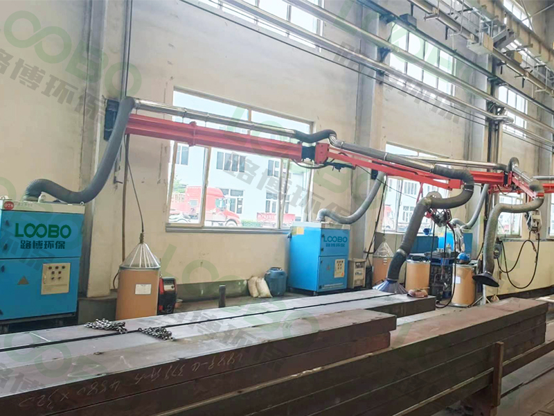 靈活旋轉，高效捕集焊接煙塵，萬向吸氣臂讓煙塵無處可逃